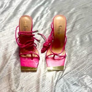 Pink /Gold heels !